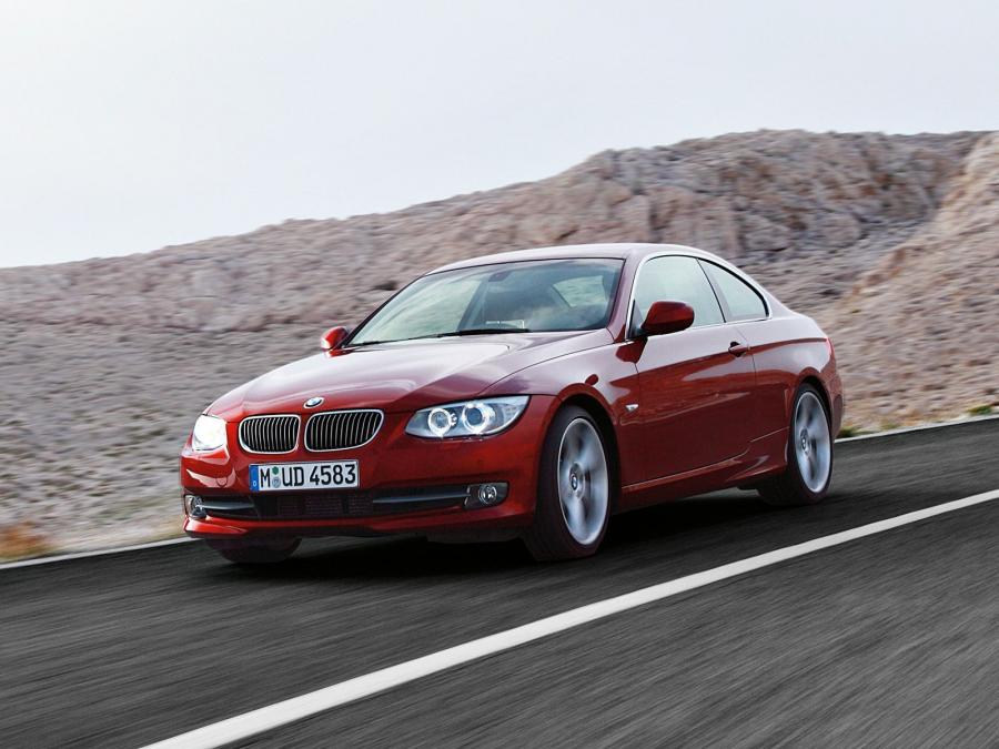  BMW 335i Coupe 2010 года  (фото 10 из 16)